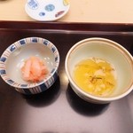 すし処 かね田 - 付き出しの白魚の踊り食い…^^;