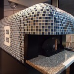 Authentic Neapolitan pizza baked all at once in a stone oven!! Enjoy it freshly baked and piping hot.