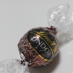 リンツ ショコラ ブティック  - リンドールジンジャーブレッド