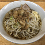 ラーメン二郎 - ラーメン 780円　麺半分・ヤサイ少な目にんにくアブラちょっとで