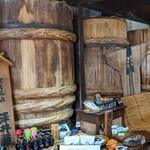 澤井醤油本店 - 木桶