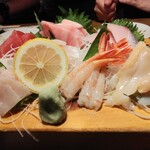 Sushi Izakaya Yataizushi - 刺盛7点盛2,089円