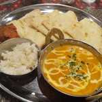 インド・タイ料理 さくら - チキンカレー チーズナン タンドリーチキン ライス