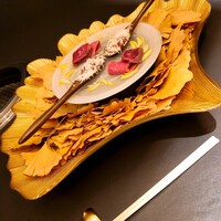 煌 焼肉 - ～前菜～
                    レアローストビーフ
                    黒毛和牛のタルタル