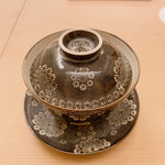 鮨 なんば - ホッキ貝とウニのスープ。