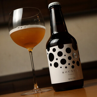 店主の地元・愛知県の銘酒やラグジュアリービールで至福を。