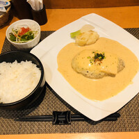 旬菜ステーキ処 らいむらいと - らいむらいと風チーズハンバーグ200g（1,480円）