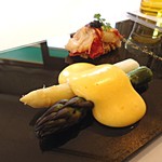 メゾン・ド・タカ芦屋 - フランス産ホワイトアスパラガスとオマール海老　ほんのり温かいサラダ