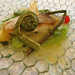 メゾン・ド・タカ芦屋 - 桜鯛のポアレ　季節野菜のエスカベッシュ