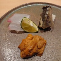 鮨 さかい - ヒラメ、アワビ、ムラサキウニ