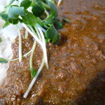 サイのツノ - ひき肉とほうれん草のグリーンカレーアップ