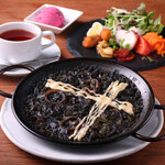 Squid ink paella