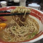 麺王 - ブラックペッパー麺