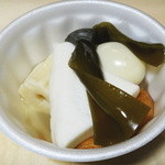 よっちゃん - おでん　閉店間際でしたので、これで１００円