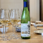 酒とタイ料理 ピッサヌローク - 北海道ワイン 鶴沼 ゲヴュルツトラミネール