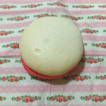 オクシタニアル - マカロン ローズ 270円