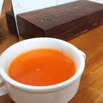 アソパラウ - サービス品。→トマトスープ。美味。