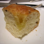 代官山ASO チェレステ - オリーブオイルを染み込ませた、このフォカッチャが美味しくて～