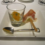 代官山ASO チェレステ - アミューズは、清見（みかん）と、茄子とジュレ。スコップのスプーンで。