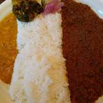 カレー&オリエンタルバル 桃の実 水道橋店 - 