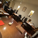 瀘川 - 【店の様子】
      4席×4卓  平日なのに満席
      スーツを着た人が多いのは信じられる店の証拠。