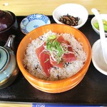 浜みやげ浜ごはん 太郎茶屋 - しらす丼