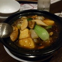 中国飯店 紫玉蘭 - 卵豆腐と海鮮土鍋
