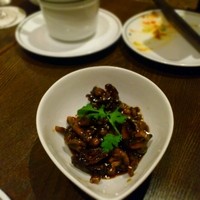 中国飯店 紫玉蘭 - 椎茸の細切黒酢和え