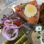 Watzke am Goldener Reiter Dresden - ピクルスとサラダと煮こごり♪