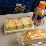エピシェール - サンドイッチとベシャメルソーセージドッグ