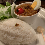 カレー食堂 リトルスパイス - キーマカレー
            2019/11  by みぃこのごはん日記