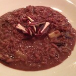 ズッペリア オステリア ピティリアーノ - 赤ワインのリゾット　トレビスと、滋味深いですよと、そのとおり、この味わいはどこから来るのだろうか。