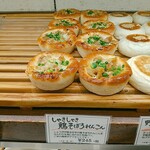 Boulangerie Bonheur - ★★★★しゃきしゃき鶏そぼろれんこん 270円 れんこんの佃煮をフワフワパンで食べてる感じ。