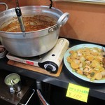 SHOWA - 並んでいるお料理たち