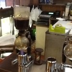 カリーナ - サイホンで１杯ずつ淹れてくれます