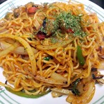 大将 - 提供されたのはケチャップ味の焼きそばだ。 焼きそばも食べたいしナポリタンも食べたいという欲張りさんにオススメ