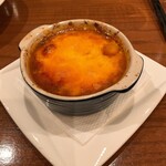 ビストロ 集 - 黒毛和牛ラグーのチェダーチーズ焼き