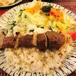 トルコ料理 ドルジャマフセン - Bセットのビーフのシシケバブ