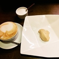 イル・クアドリフォーリオ - カプチーノとデザート