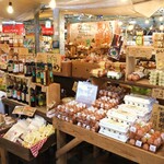 ハッピーモア市場 - 店内