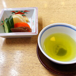 駿河屋 - お漬物とお茶