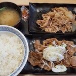 Yoshinoya - 牛皿・牛カルビ定食(698円+税)