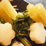 土家 - 24年4月　前菜盛合せ　蕗の梅煮と長芋の甘煮　五日市ののらぼう菜お浸し