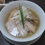 手打ち麺 やす田 - 塩らーめん＋チャーシュー