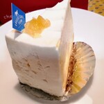 チーズケーキ専門店チーズケーキファーム - レアチーズ L 　後ろ姿