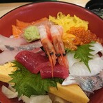 江戸前 びっくり寿司 - びっくり海鮮ちらし