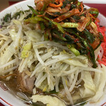 ラーメン二郎 - 小＋ネギキムチ（ニンニク・ショウガコール）