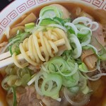 五衛門 - 麺はストレート中太麺です