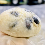 ブーランジェリー カワ - 北海道黒豆パン