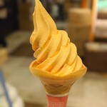 北海道どさんこプラザ - 【2020/3】夕張メロンソフトクリーム